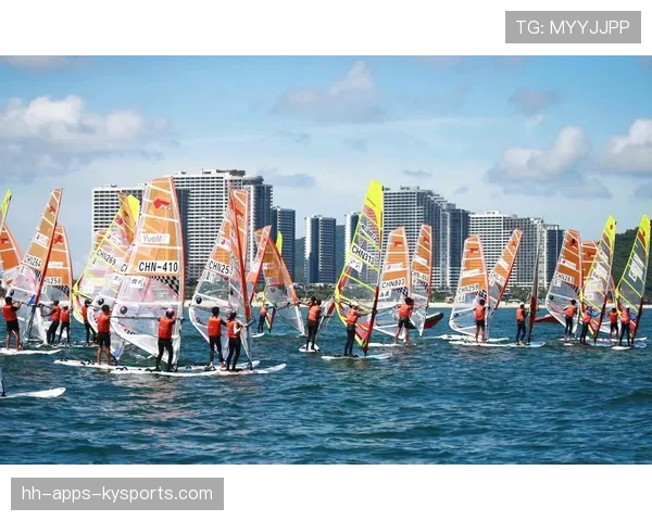 国际帆板极限挑战赛：选手应对强风展现操控力，帆板是极限运动吗